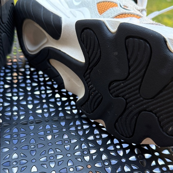 Nike Women's Sneakers in Orange and White - Picture 8 of 9